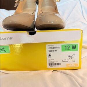 Liz Claiborne Savannah Wide Mary Jane Pumps in Beige - Size 12W